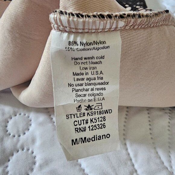 Mini Scuba Material Skirt. Lace Look, Back Zipper Closure, Size M - Picture 3 of 9